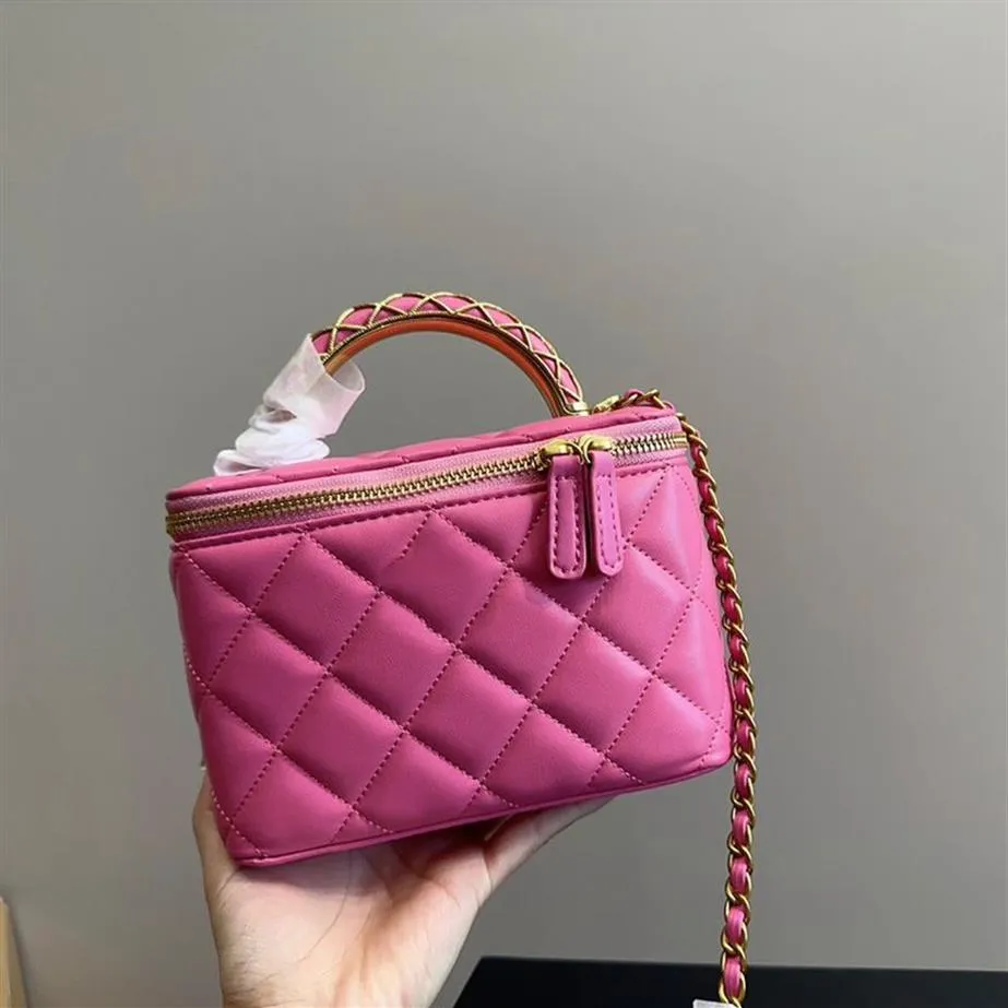 Bolso de tocador acolchado clásico para mujer Fucsia negro con espejo en la parte superior Bolso con asa GHW Estuche para cosméticos con hombro cruzado Dorado Silve1580