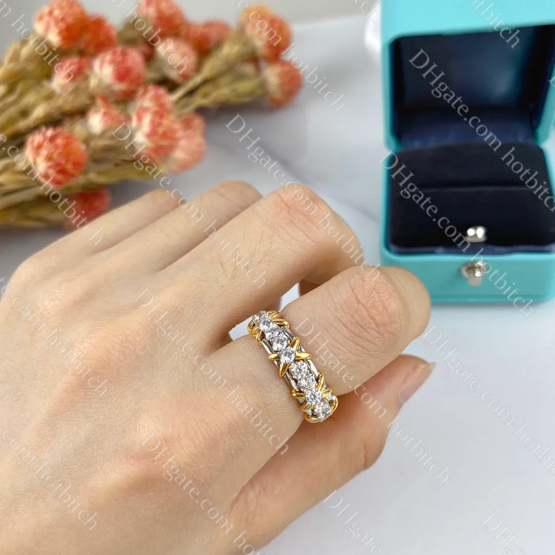 Designer anéis de diamante para mulheres luxo prata brilhante cristal banda anel festa casamento jóias senhoras bling anel de noivado