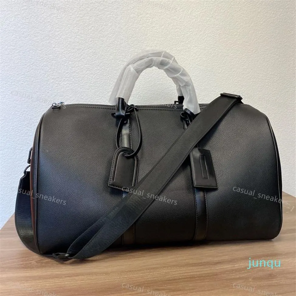 2022-Classic Design Duffle Bag för män Kvinnor Svartbruna läder resväskor Topphandtag Bagage Gentleman Business Holdall Tote259J