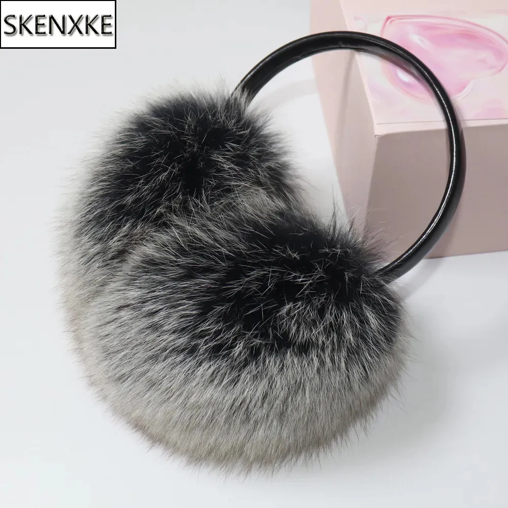 Ear Muffs Chegada Mulheres Pelúcia Genuína Pele De Raposa Earmuff Inverno Senhora Grande Pompons Fox Fur Fofo Earmuffs Quente 100% Real Fox Fur Ear Cover 231214