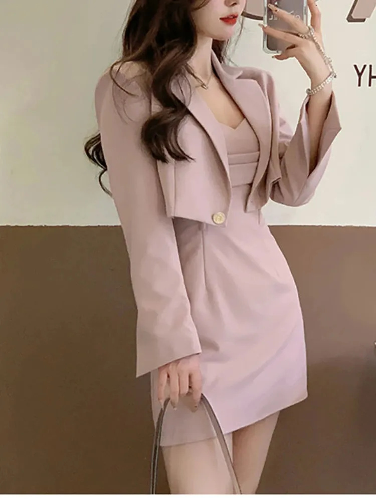 Tvådelad klänning Autumn Pink Two Piece Dress Set Women Blazer Coatstrap Dress Set Female Casual Korean Fashion Slim Elegant Dress Suit Dräkt 231215