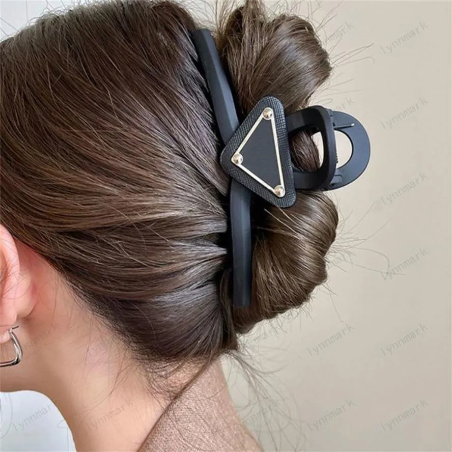 Luxury Womens Designer Triangle Hair Clip for Women Girls Brand Letter Designer Hair Claw Fashion Hair Claw Fashion Hairpin Haircl279w