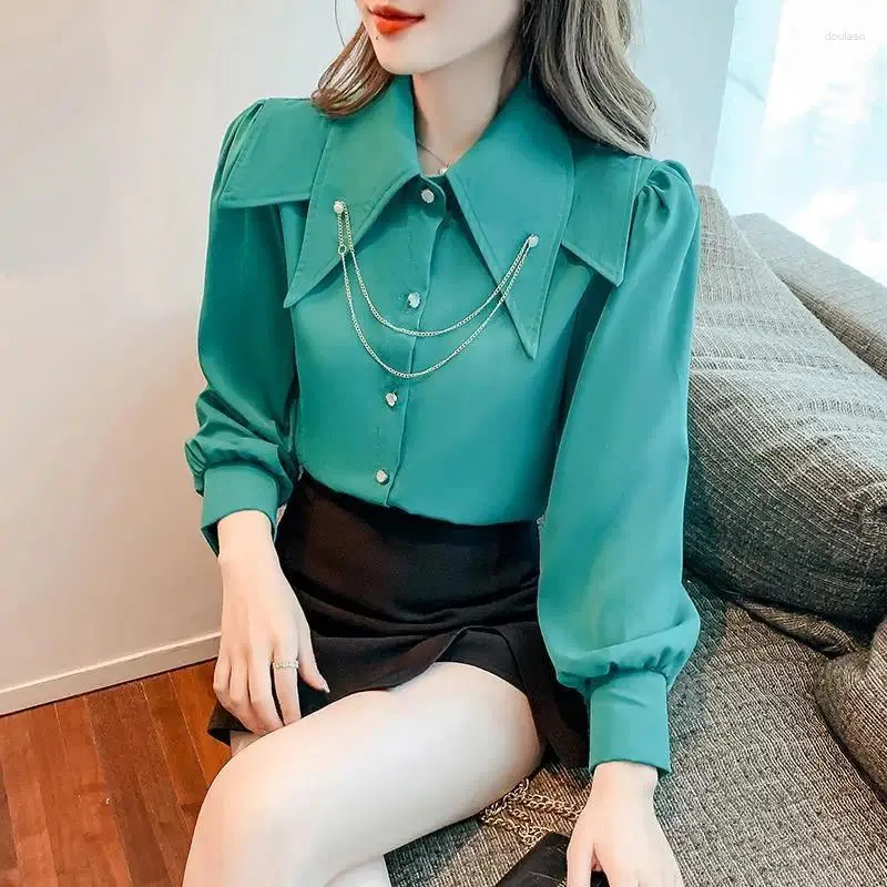 Kvinnors blusar kvinnor koreanska vintage elegant chic spetsig krage kedja designknapp upp skjorta vårens höstkontor Loose Long Sleeve