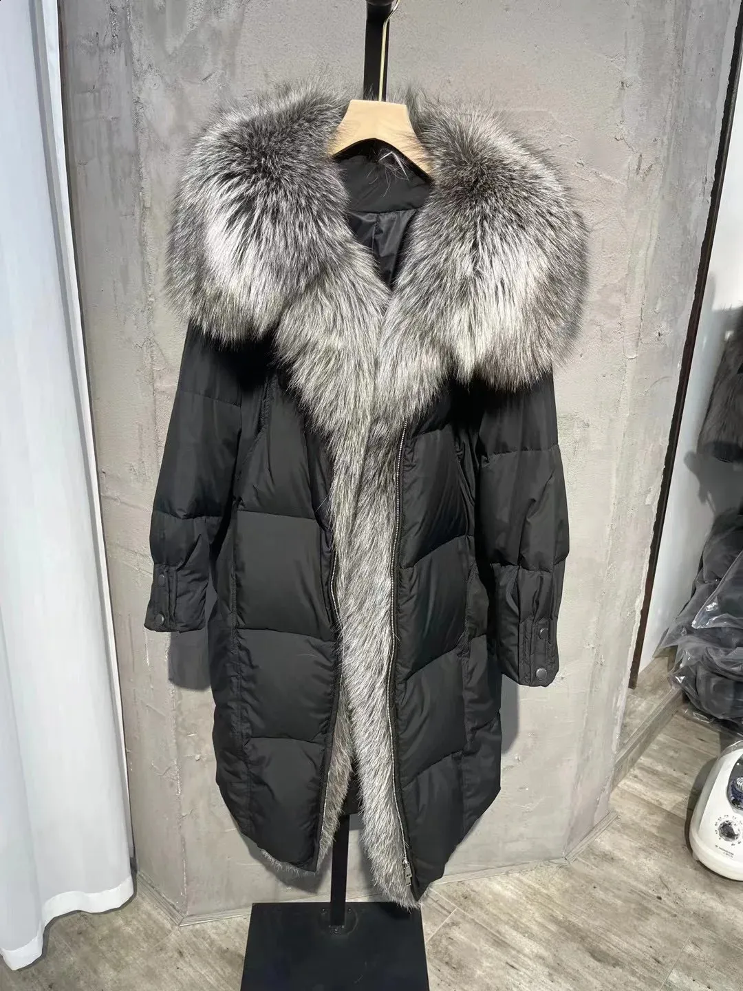 Piumino da donna Parka invernale da donna caldo cappotto 90% piumino d'oca lungo collo in vera pelliccia di volpe spessa capispalla di lusso cappotto femminile streetwear 231214