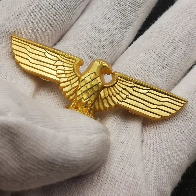 Charms Germany Eagle Gilding Medal Badge Brooch Pin Emblem High Quality Metal Album Christmas Gifts 231214