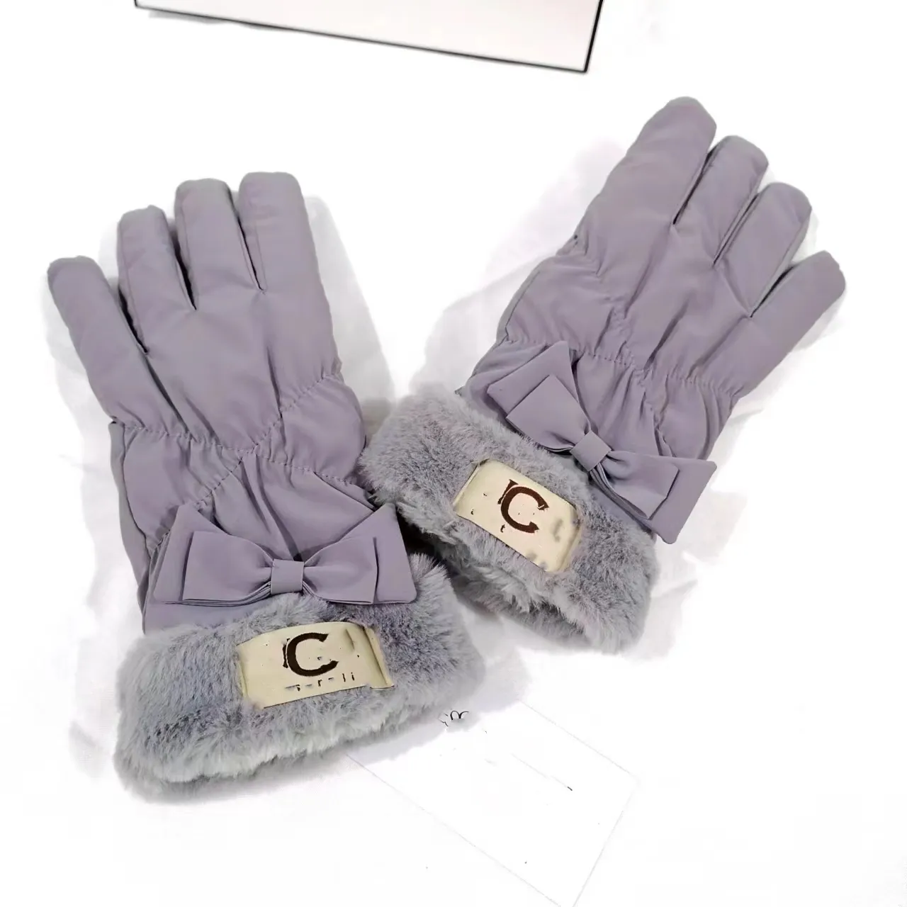 2023 Designer-Fünf-Finger-Handschuhe aus Leder für Damen, kurzes Haar, dicke Handschuhe, Retro-Mode, solide, einfache Schutzhandschuhe, warm im Winter