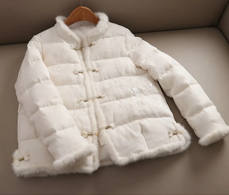 الشتاء الجديد الصيني الجديد الصيني فنغ مينك بوك مشبك السماء الحرير الدائم معطف لأسفل معطف للنساء