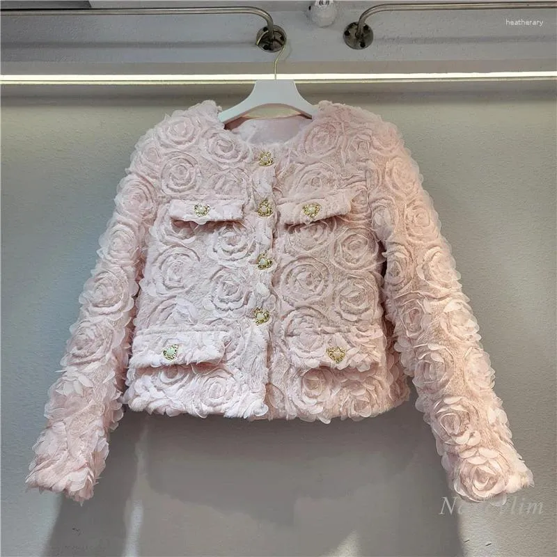 Płaszcze damskie 2023 jesień i zima wysokiej jakości różowe kwiaty pikowane, aby zachować ciepły płaszcz mody szykowny