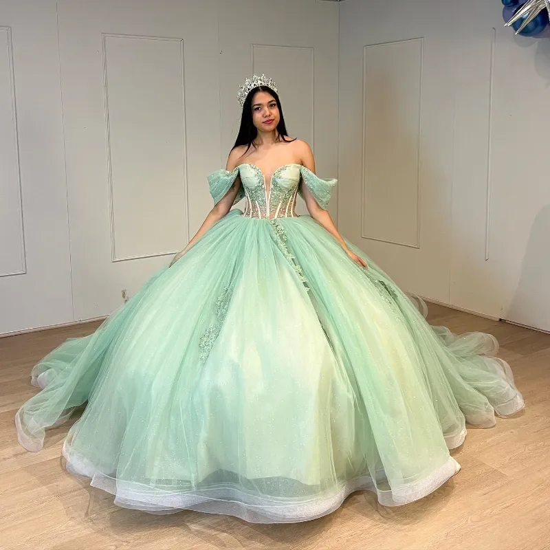 Saliegroen Quinceanera Jurken Baljurk Off-shoulder Applique Kant Kralen Puffy Sweet 16 Jurk Celebrity Partij Jassen Afstuderen