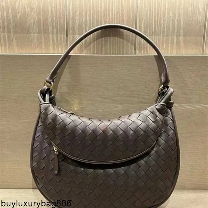 Botte Venetas Sac à bandoulière Sacs en cuir pour femmes Gemelli Baobao 2024 Nouveau tissé Baobao Dumpling Bun Twin Bun Sac à main Premium Feel Cowhide Véritable Cuir Femmes Ba HBZ6