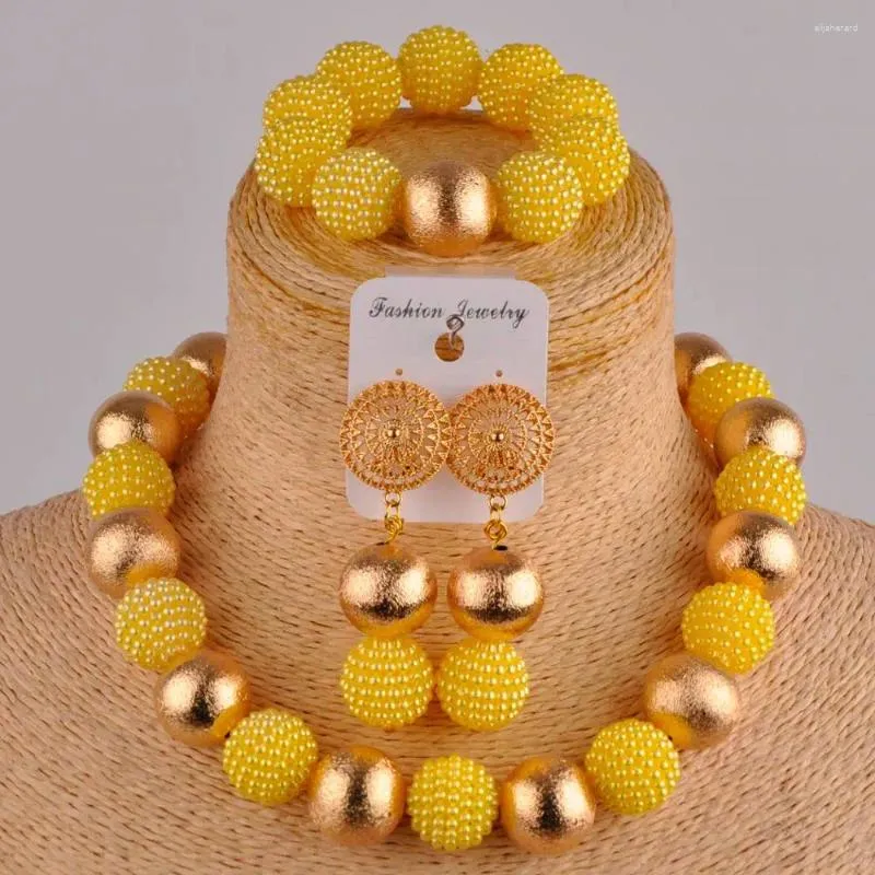 Ensemble de boucles d'oreilles et collier, charmant bijoux en perles d'imitation, pour femmes jaunes, mariée nigériane, mariage africain, XX-69