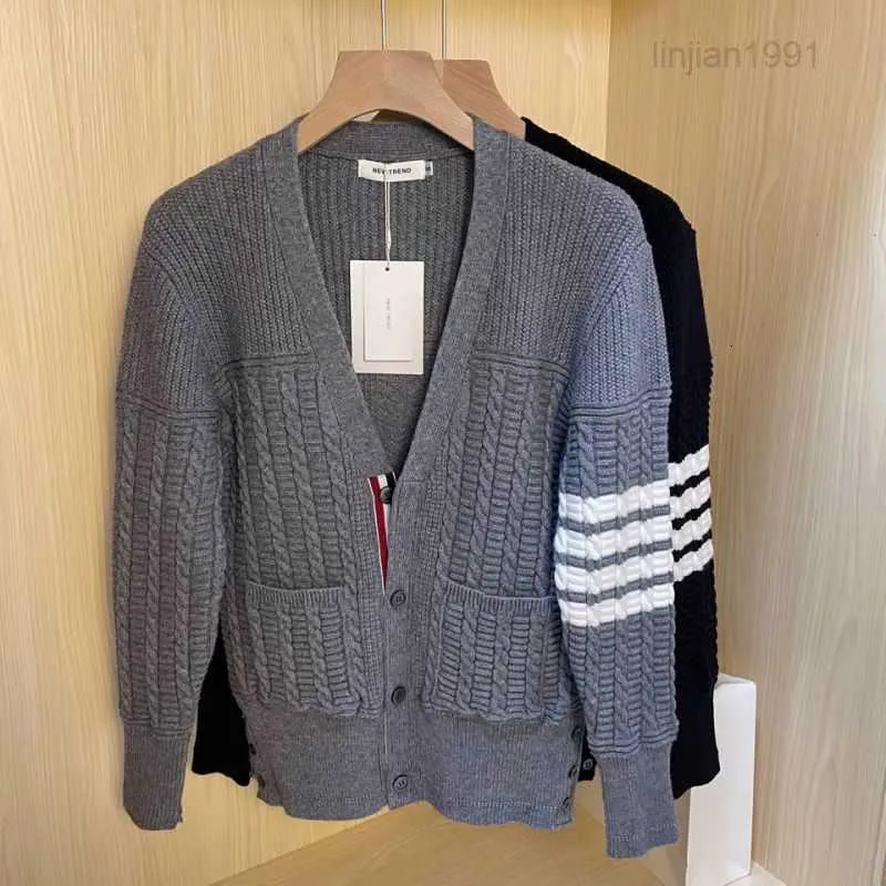 Luce di marca di moda di lusso TB maglione lavorato a maglia di lana Slim Fit uomo 2023 autunno/inverno nuovo maglione cardigan di spessore coppia Instagram