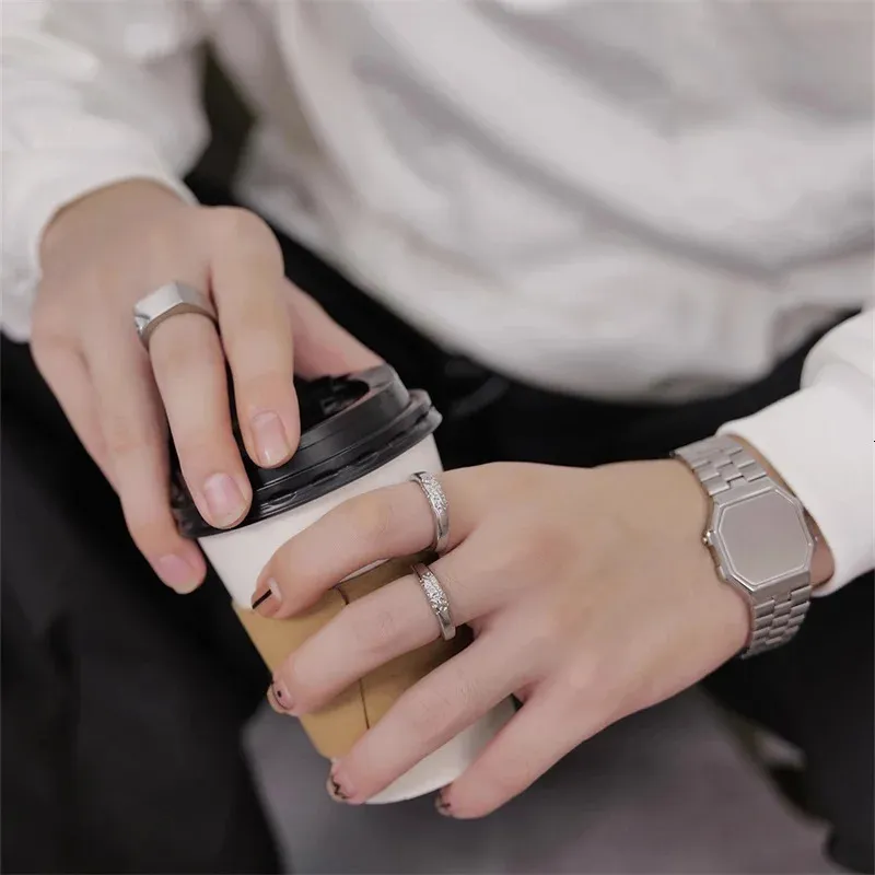 Обручальные кольца Японское текстурированное круглое простое кольцо из высококачественной стали, устойчивое к цвету, уличный хип-хоп, ювелирные аксессуары для мужчин 231214