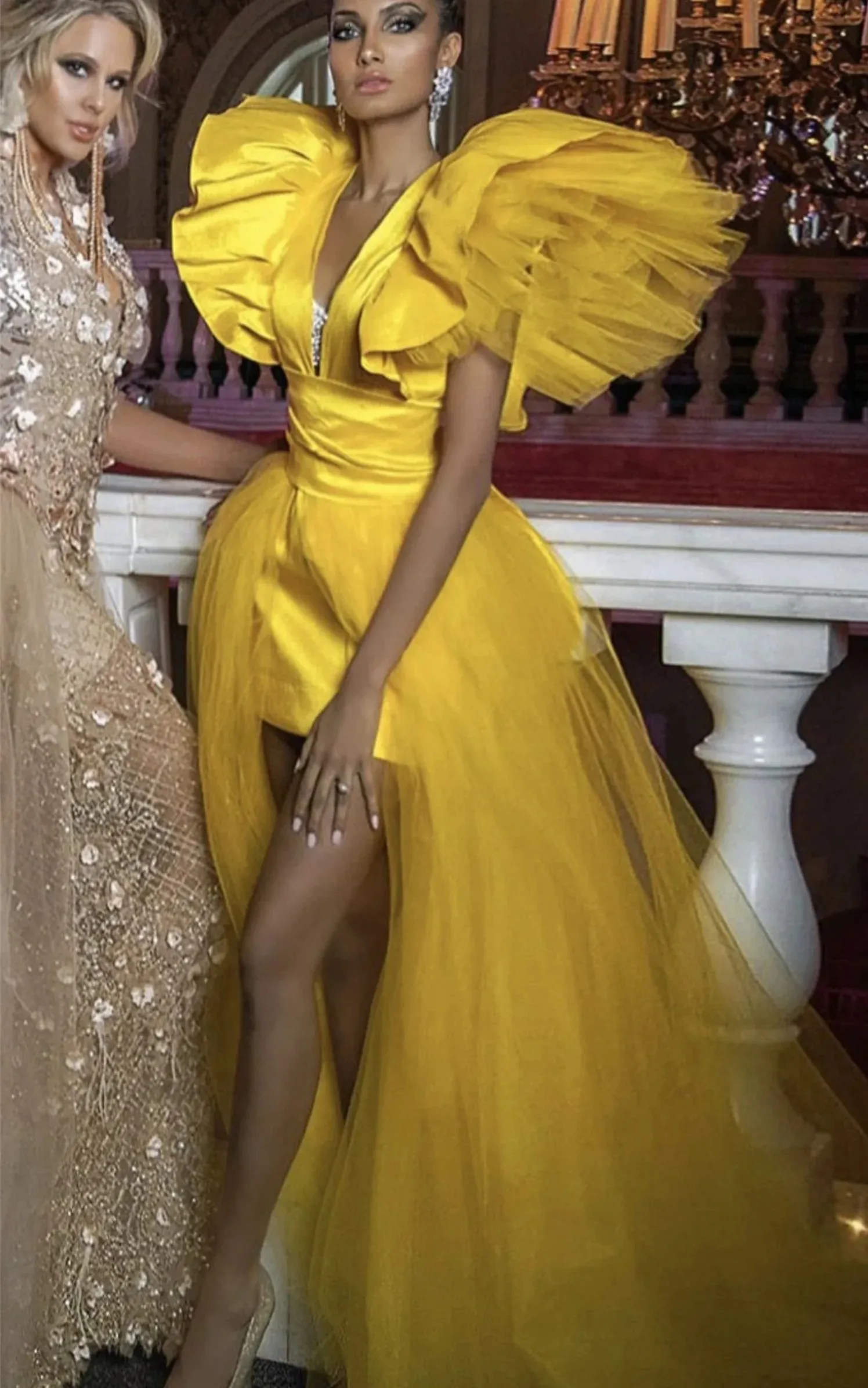 Fashion Yellow Ladies Prom Dress 2024 V-neck Ruffles Tiered Sash Satin Tulle Evening Formal Quinceanera Gowns Celebrity Style Vestidos De Fieast