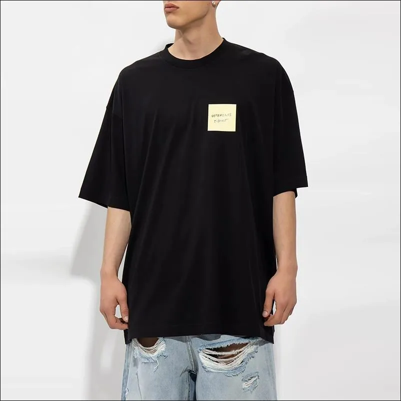 2023ss marca de moda vetements t-shirts vtm carta algodão camiseta para homens casual slogan postit assinatura impressão solta versátil camiseta