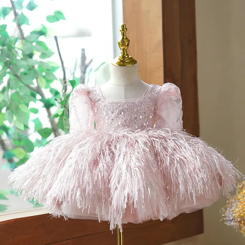 Robes de fille Lumière Luxe Haut de gamme Fleur Fille Princesse Robe Filles Promenade Spectacle Hôte Performance Première Soirée de Bal de Noël 231215