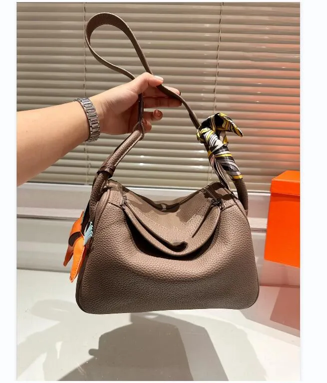 Totes Luxurys Designers Bags Real Leather Handbag KEY POUCH Crossbody Bag Mini Soft Cowhide Women Dumpling Purses With Gold Fashion Shopping Satchels Shoulder bags