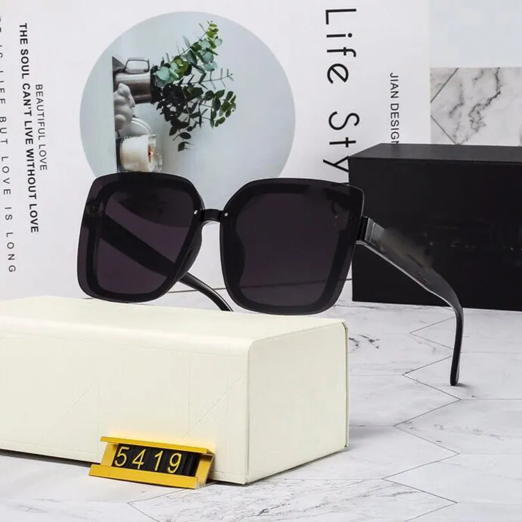 Women's Designer Sunglasses With Metal Design On Temples With Black Box Case For Men Women Party Fashion Style Gift