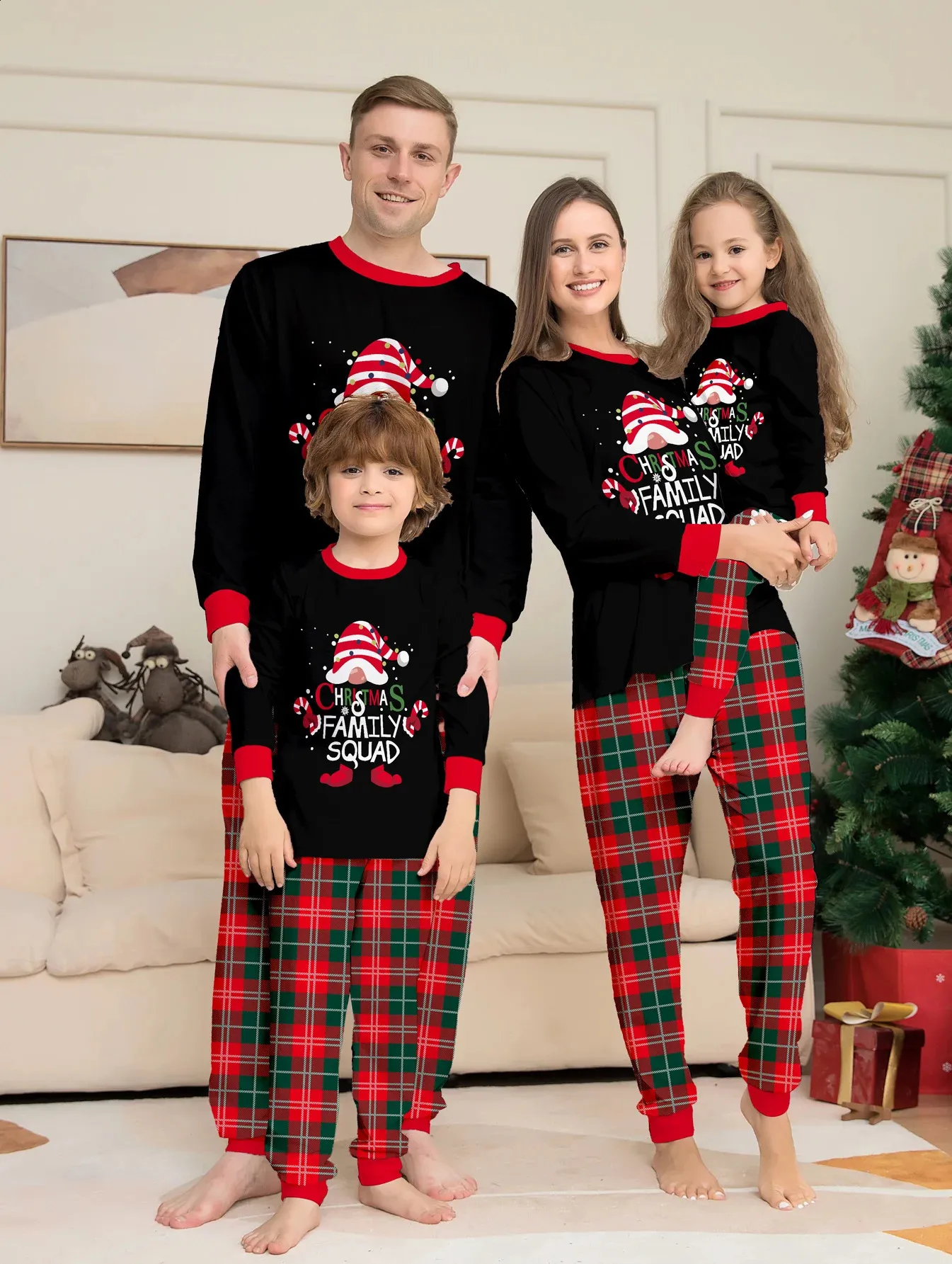 Bijpassende familie-outfits 2024 Vrolijk kerstpyjama Set Ouder-kind 2-delig pak Baby Hond Romper Kerstlook Schattig Zacht 231214