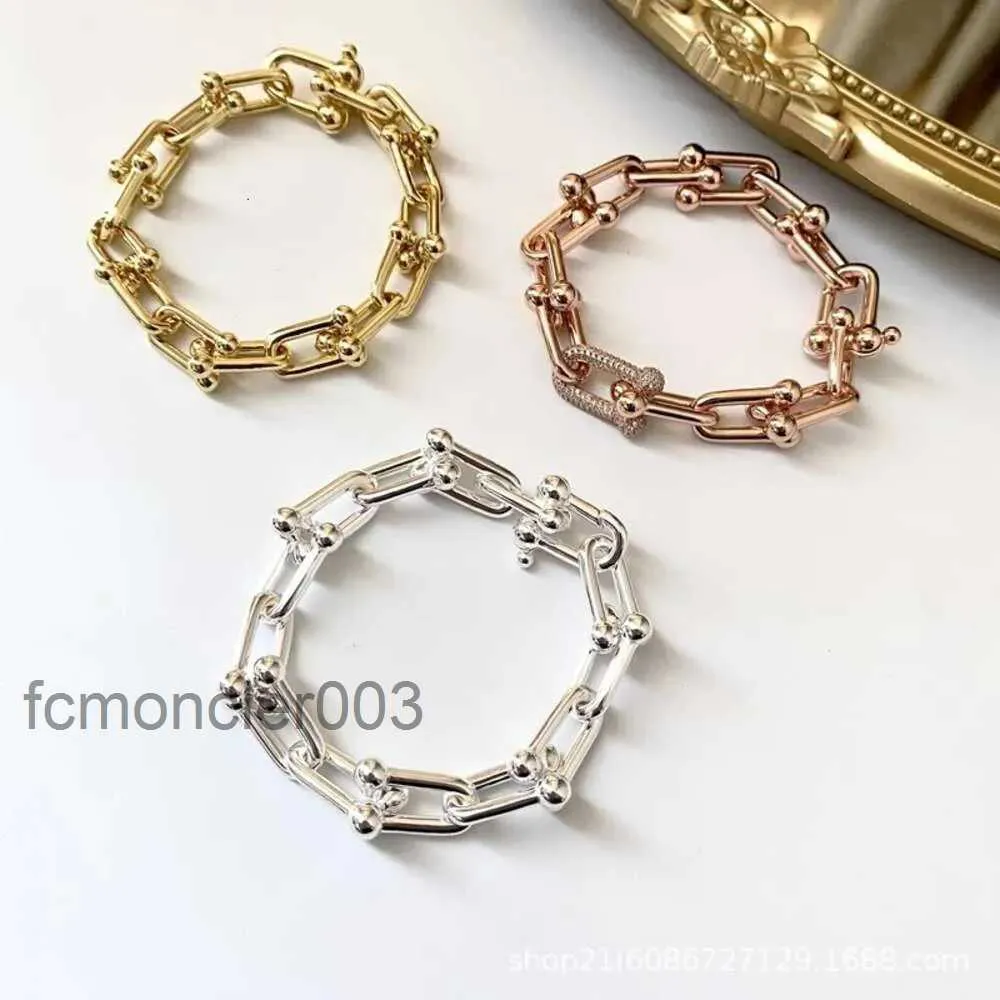 Charme pulseiras t família alta edição precisão trabalhada fivela de ferradura com pulseira de diamante luz luxo personalizado e feminino casal mão 8esb