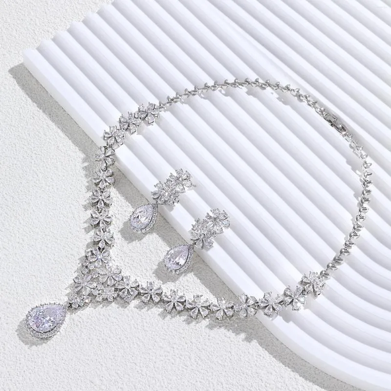 Halsbandörhängen Set Flower Water Drop Cubic för Wedding Bride Elegant Dubai Arabic Bridal Jewelry Party Accessories