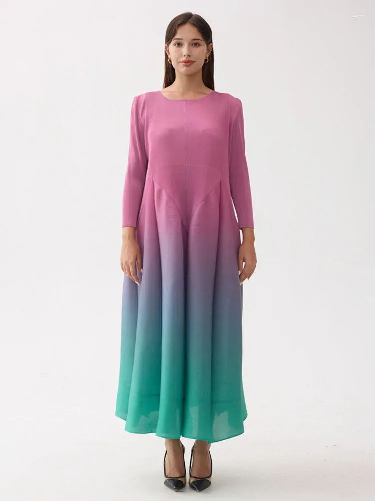 Robes décontractées Miyake plissé dégradé couleur à manches longues fleur bourgeon robe femmes 2024 année haute mode élégante lâche grande taille