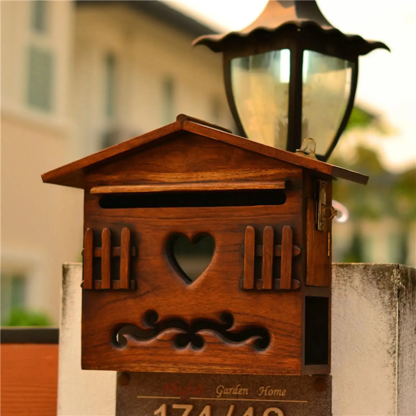 Garden Decorations Retro Style Locking Mailbox Wall Mounted Letter Box for Hallway 231216