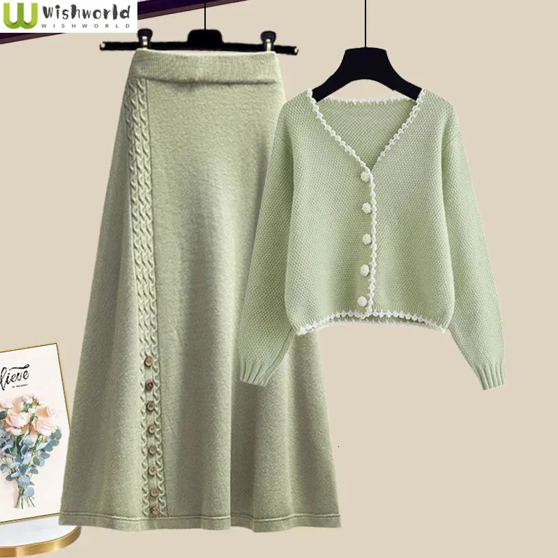 Abito a due pezzi Primavera e autunno Set da donna 2024 Coreano con scollo a V Maglieria Cappotto maglione verde Gonna riducente età 231215