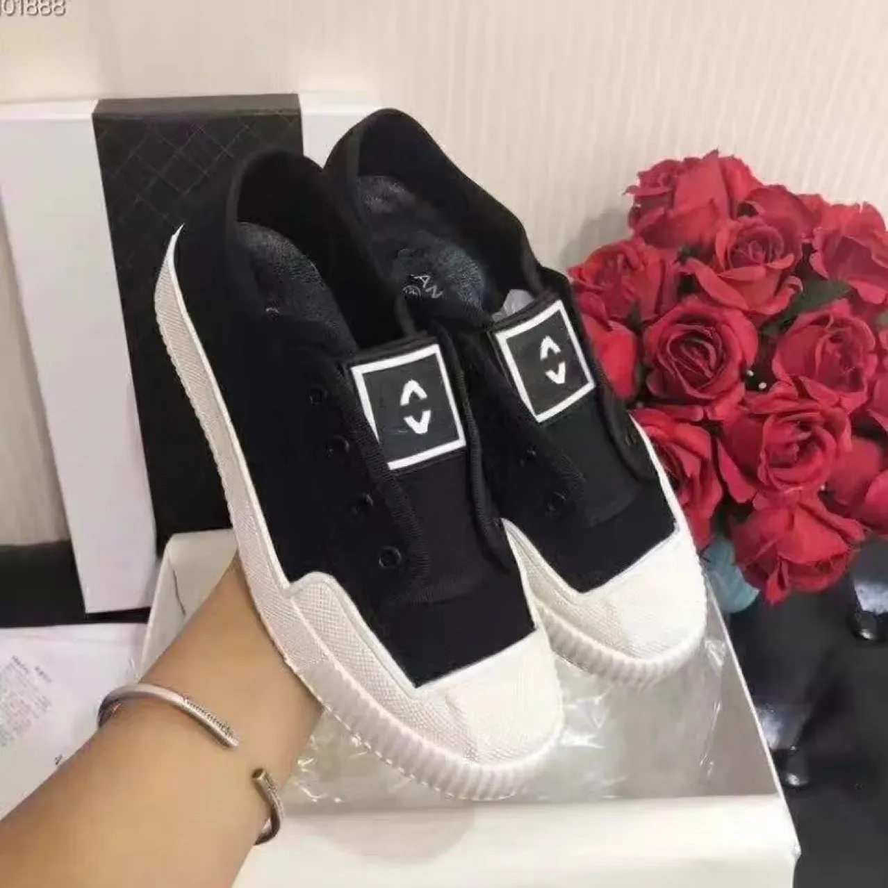 Luxury Casual Women Shoes Summer Designers Ladies Flat Beach Half Slippers Fashion Woman Loafers Fisherman Canvas Shoe