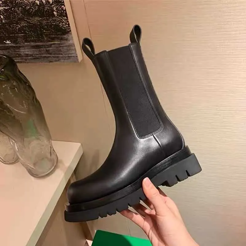 Smoke Pipe Boots Martin Women's English Style Mid Tube Autumn and Winter Single Thick Soles with Elevated Inner Height Chelsea Short Boots