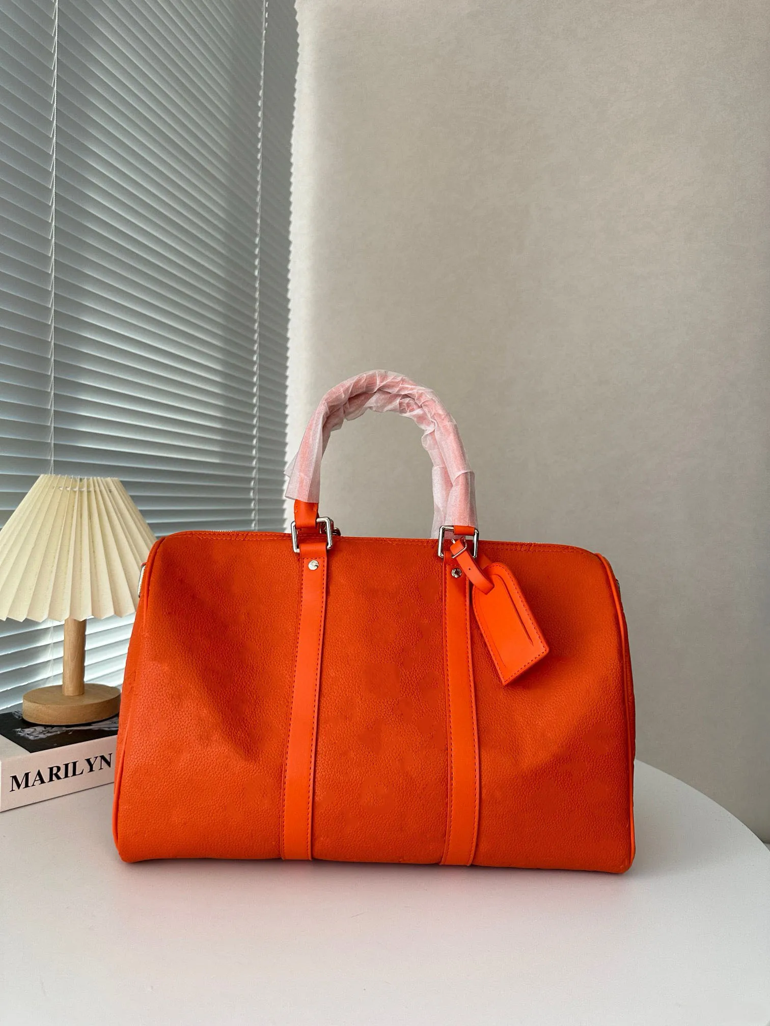 Duffle Bag Designer Crossbody Travel Bag Large Capacity bag with Zip Name Tap and Padlock Flexible Durable Keep All Your Need Perfect Bag for Pleasure Travel