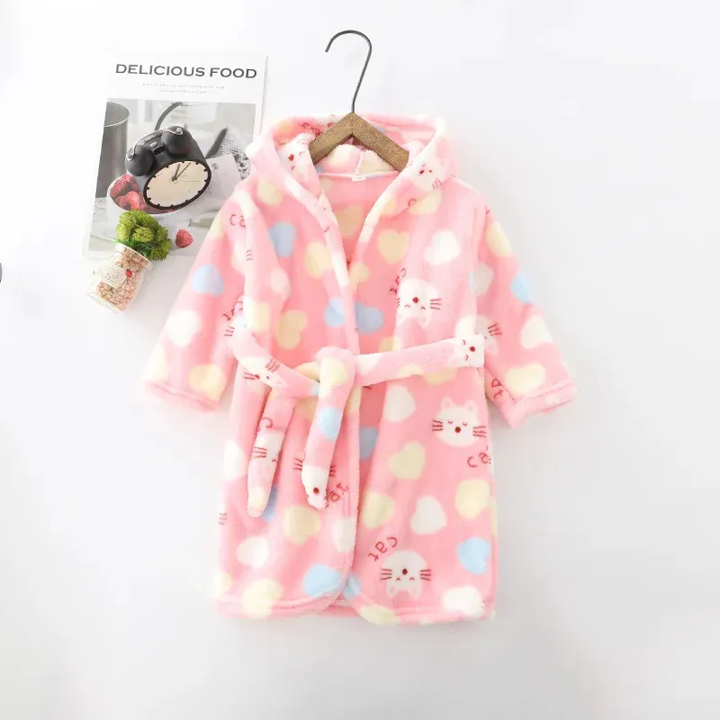 Towels Robes Baby Girl Bathrobe Flannel Sleepwear Kid Towel Robes Bath Infant Pijamas Nightgown Toddler Hooded Thicken Children Clothing A730 231215