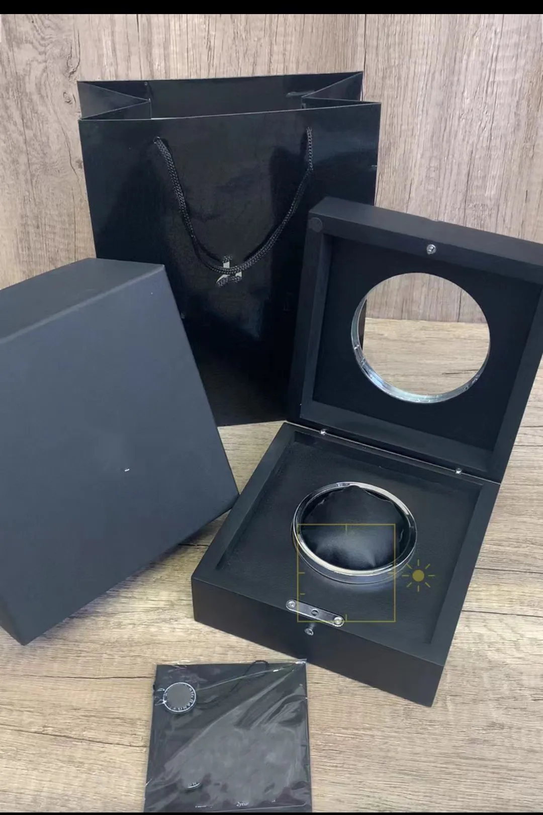 Boîtes de montres de créateurs haut de gamme, coffret cadeau pour montres, utilisation de montres, boîtes de montres, étuis de luxe, boîtes de luxe noires