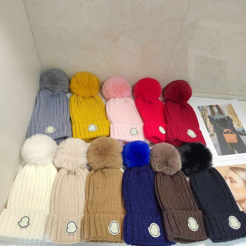 Beanie Cap Mens Designer Hats New Fashion Women Ladies Warm Winter Beanie Large Faux Fur Pom Poms Bobble Hat Outdoor Hairball Winterproof Knitted Hat