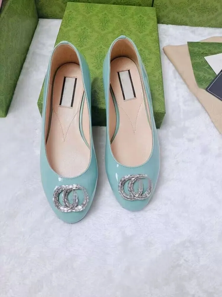 Dress sandal Designer shoes leather flat heel shoes new Belt buckle sandals Fashion Sexy diamond shoe Casual women SHoes size 34-41-42 With box Leather sole sheepskin