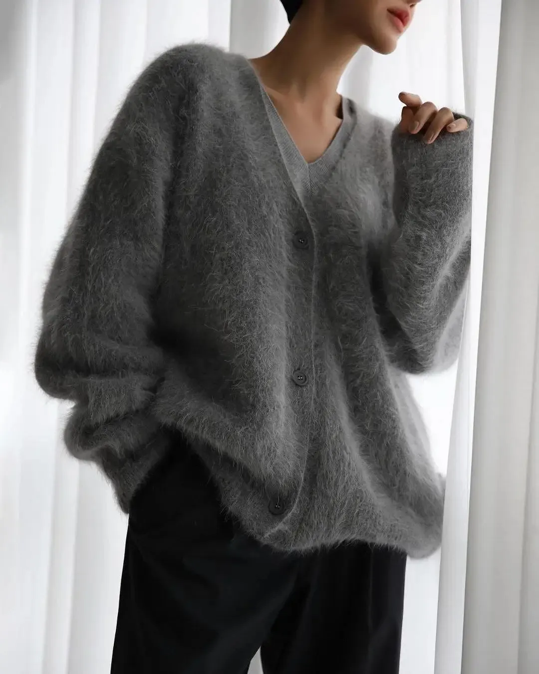 【2plan】Arthur Angora V-neck knit cardigan Por Angora V-neck Cardigan - 2PLAN | 60% - Asian Fashion