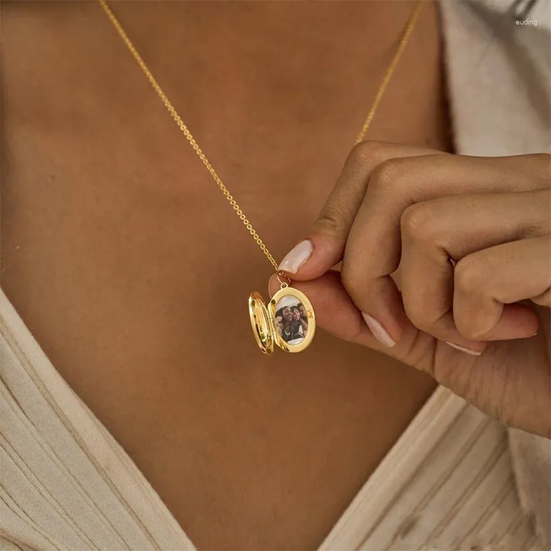 Collier médaillon à chaînes avec Po gravé, bijoux ovales, bijoux commémoratifs personnalisés, cadeaux d'anniversaire pour elle