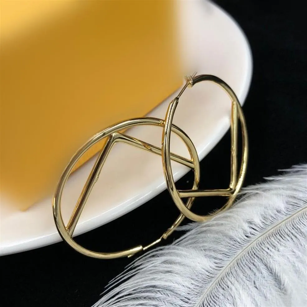 Designerörhängen Fashion Gold Hoop örhängen för Lady Women Party Earring Earring Nya bröllopälskare Giftengagemangsmycken för brud258e