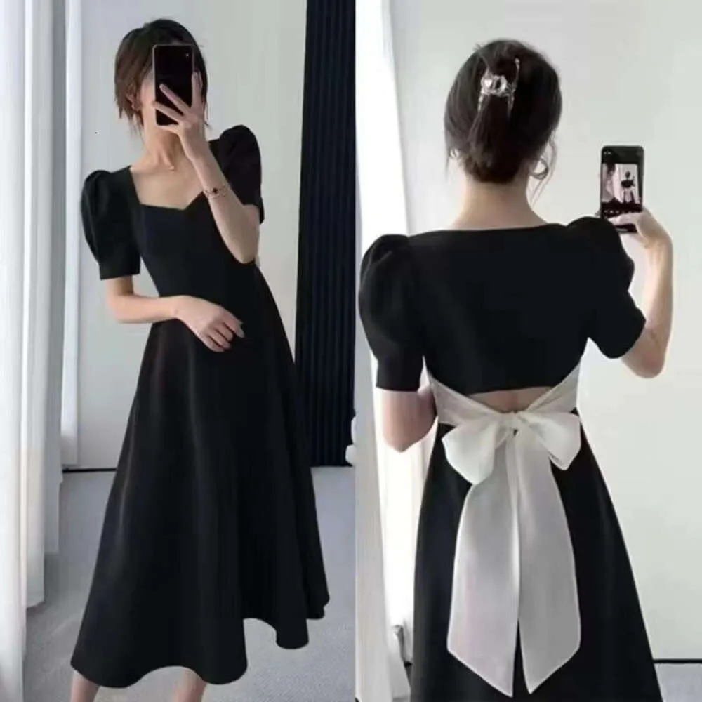 Yeni Fransız Retro Hepburn Tarzı Yaz Y2K Trend Back Yay Küçük Siyah Gevşek İnce Elbise