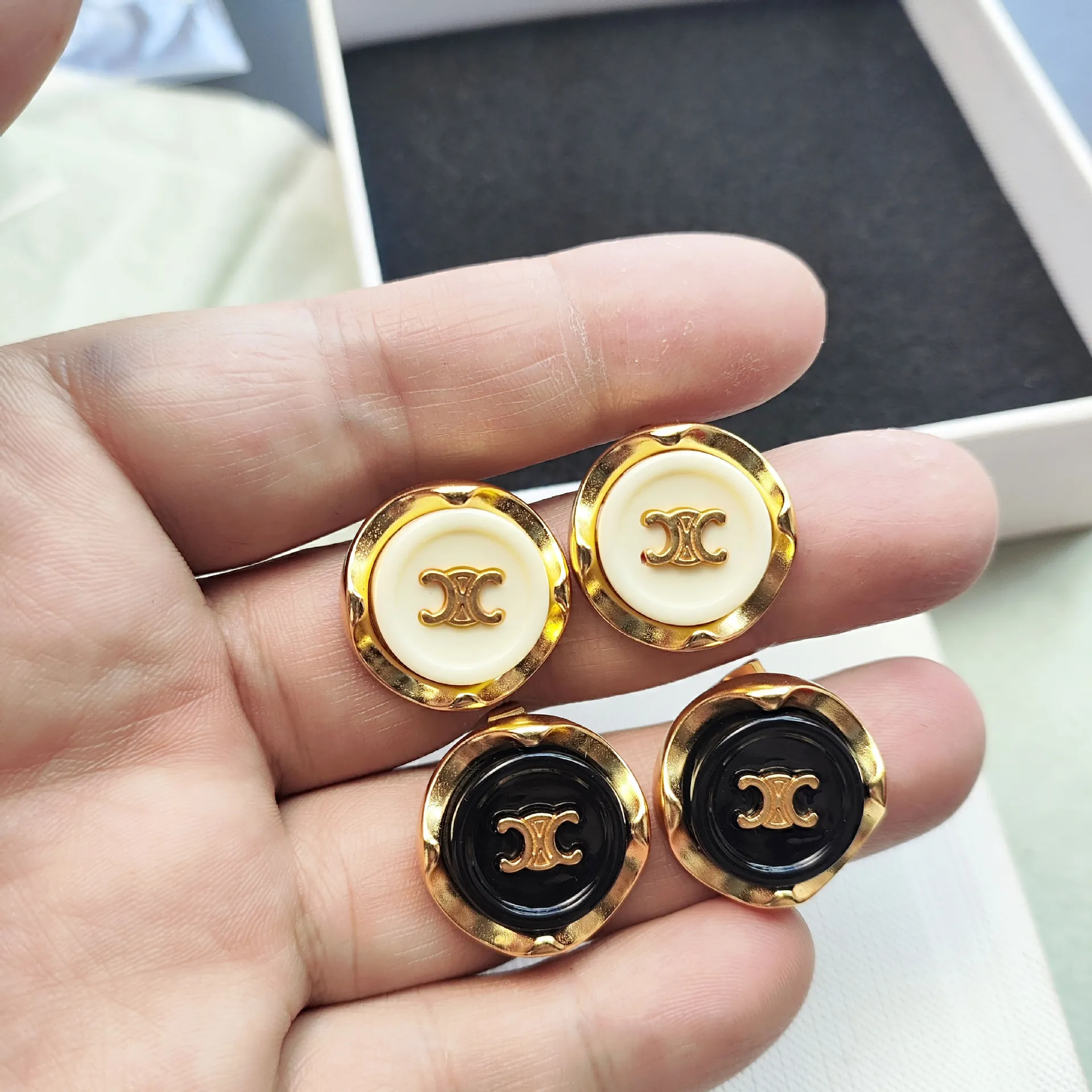 2024 new arrival luxury brand designer earrings stud 18k gold geometry love retro vintage earring earings ear rings jewelry gift for women