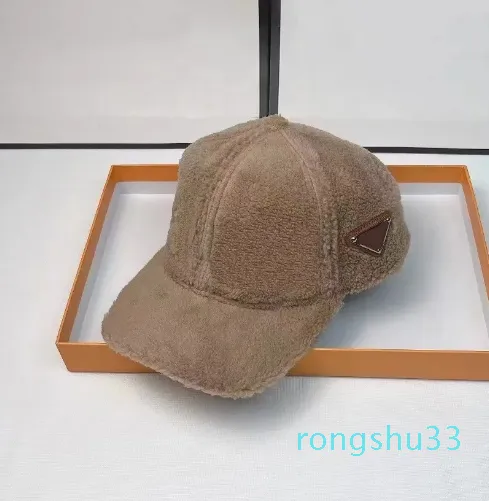 Beyzbol şapkası zirveye çıkmış Capquette Tasarımcı Şapka Snapbacks Man Bonnet CP Unisex Kış Aktif Street Triangle Caddesi