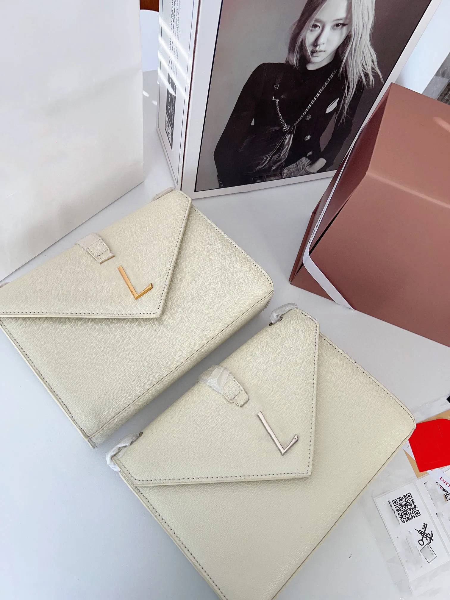 Timeless Designer Bag Crossbody Bag Lambskin Messenger Bag Sliding Leather Metal Chain Strap Classic Shoulder Bag