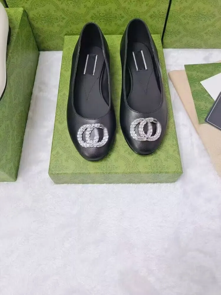 vestito sandalo designer in pelle scarpe con tacco piatto nuovi sandali con fibbia della cintura moda sexy diamante scarpa casual scarpe da donna taglia 34-41-42 con scatola suola in pelle pelle di pecora