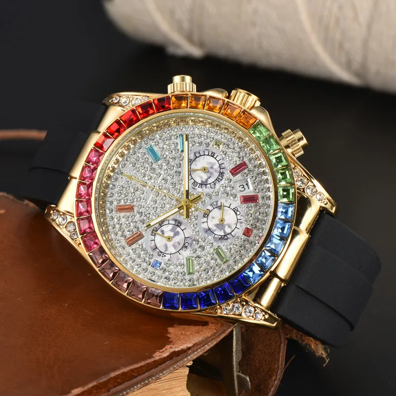 Luxuriöse Herren-Diamantuhr, Designer-Uhr, automatisches Quarzwerk, 40 mm, silbernes Armband, Kautschukarmband, Saphir-wasserdichte Uhr, modisches Armband, Geschenk