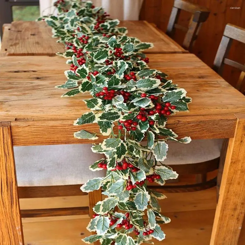 Kwiaty dekoracyjne Holly Leaf Christmas Garland 2M Czerwone Berries Sztuczne zieleń jedwabny sztuczny faux