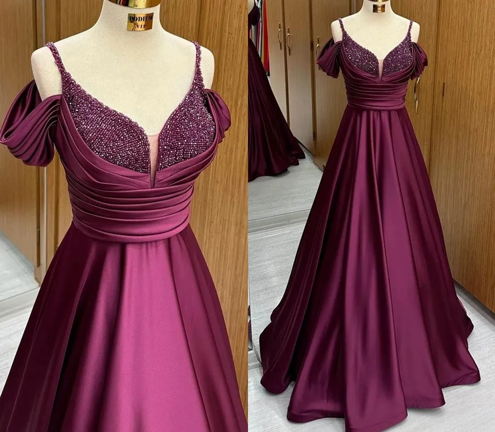 2024 Vestido de noche de uva de lujo Correa de espagueti Rebordear Mancha de cristal Plisado Longitud del piso Mujeres Prom Vestidos de fiesta formales Robe De Soiree Custom