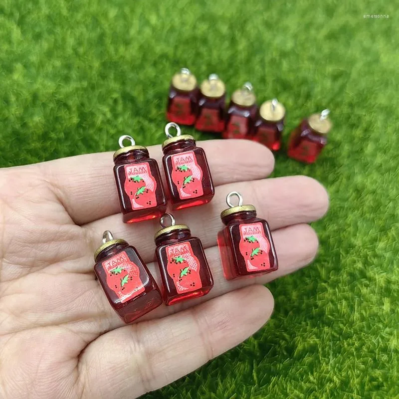 チャーム10pcsジュエリーの素敵なストロベリージャム樹脂フルーツボトルペンダントdiy earringsキーチェーンクラフトC1564