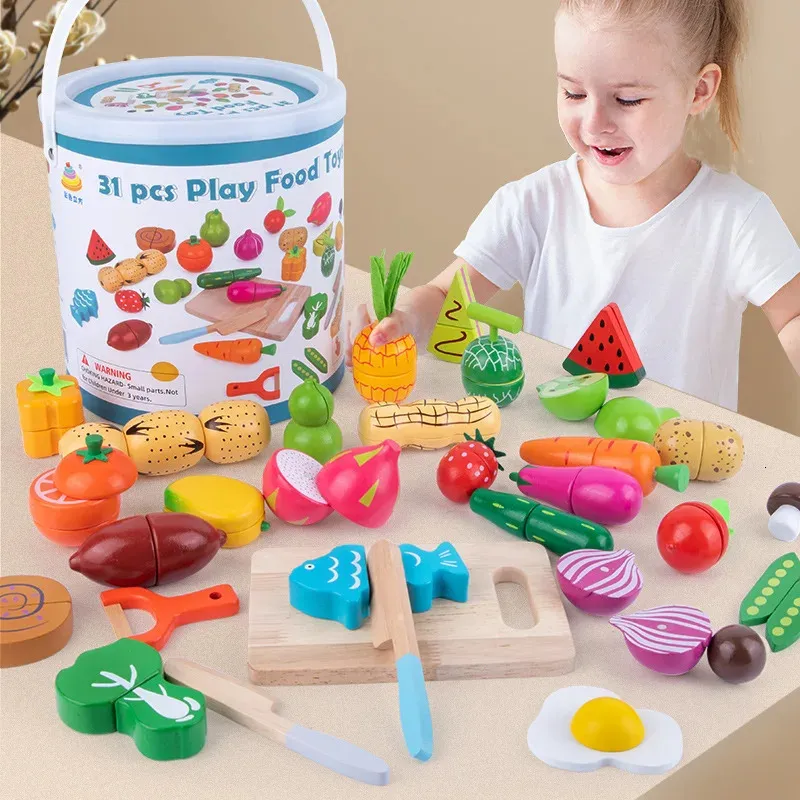 Kitchens Play Food Simulation en bois Série de cuisine d'oeufs Coup Fruits and Légumes Dessert Children's Educational Play House Montessori Toys 231216