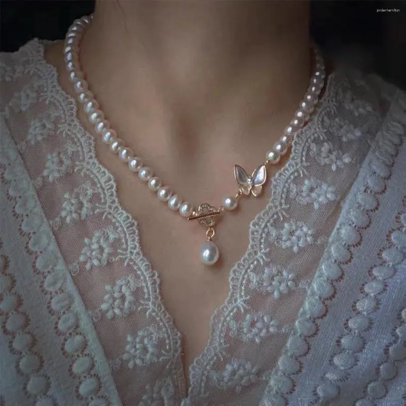 Hänge halsband ins stil fjärilsskal sötvatten pärlhalsband för kvinnor