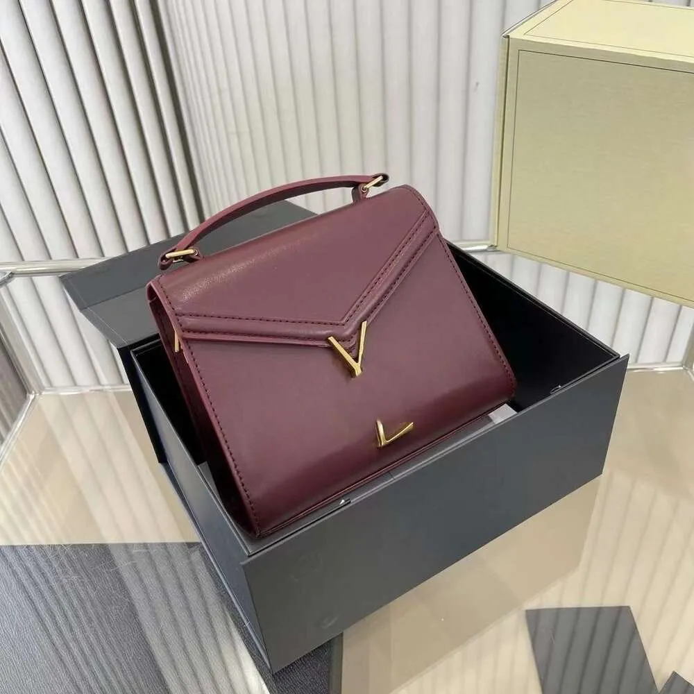 DHgate.com:Premium Leather Single Shoulder Crossbody Bag